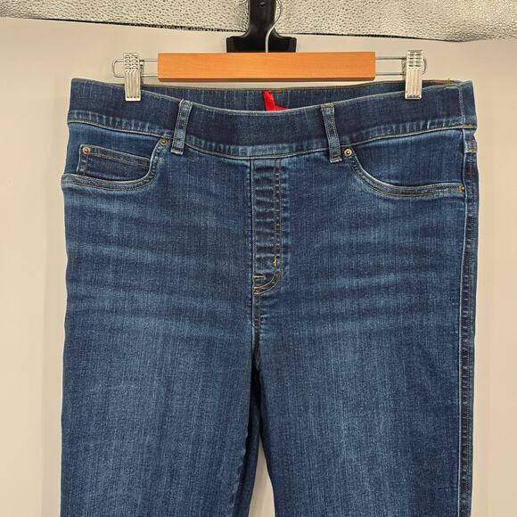 Spanx Women's Pull On Dark Wash Back Pockets Wide Leg Flare Jeans Size XL - Picture 3 of 11